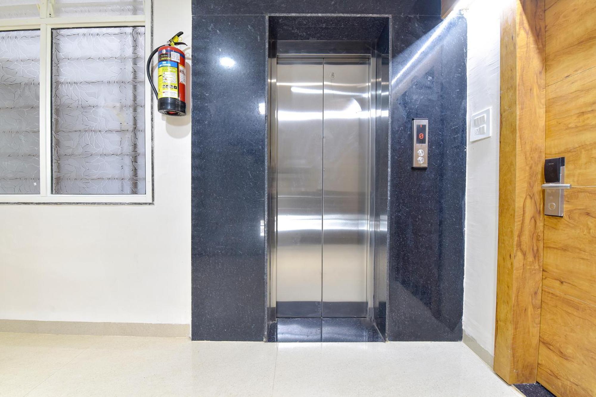 Fabhotel Synergy Stays Indore Exterior photo